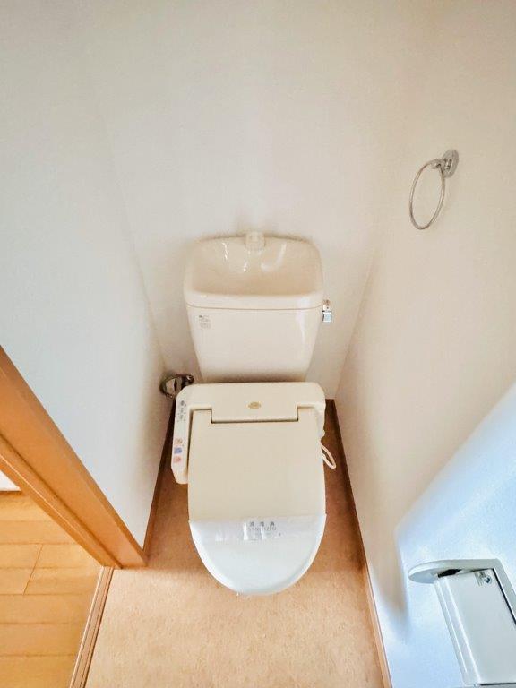 トイレ　明るい雰囲気のトイレです。