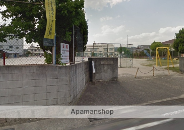 小学校　川下小学校（小学校）まで853m