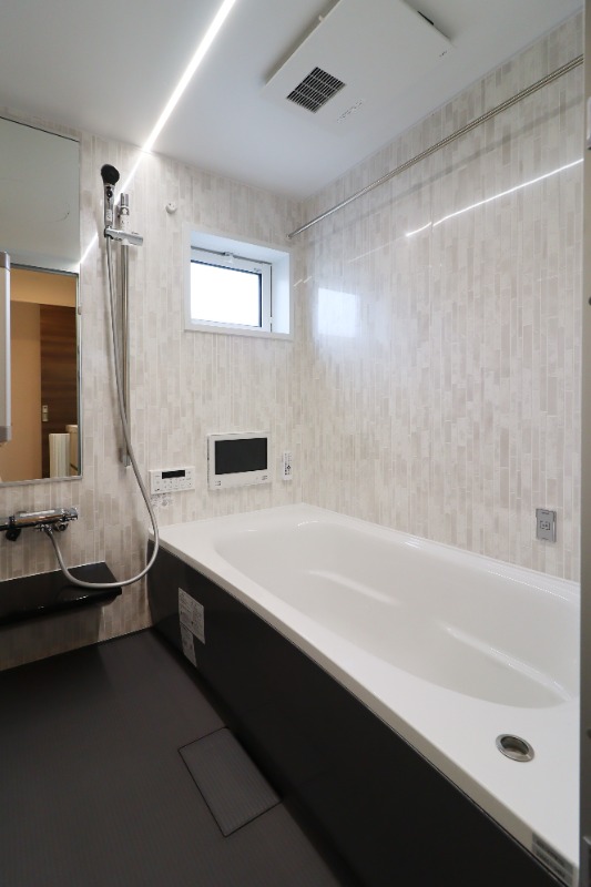 バス・シャワールーム　図面と現状に相違がある場合には現状を優先