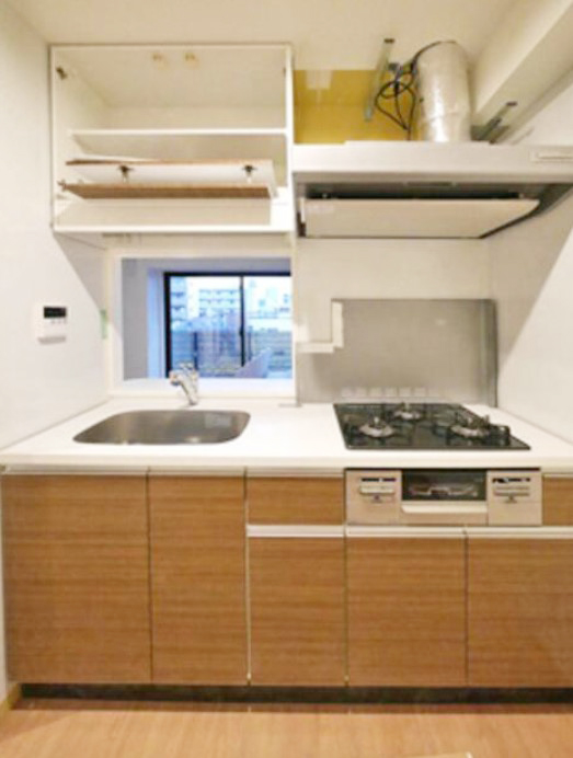 キッチン　★三口コンロ、グリル付きシステムキッチン★