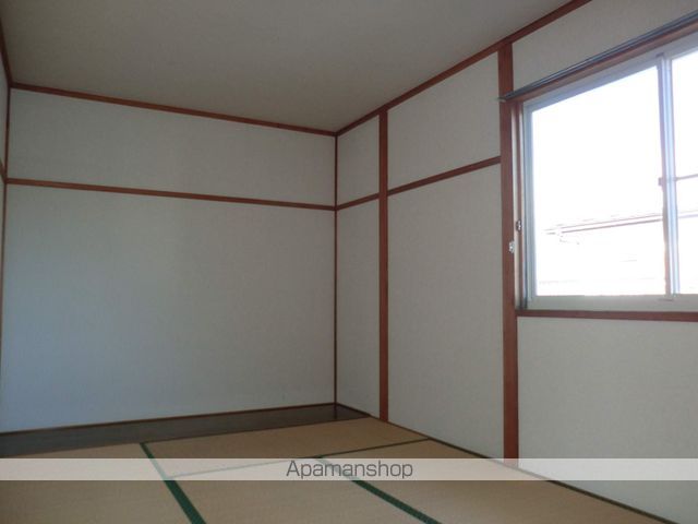 ザ・蘭世2号棟の居間写真