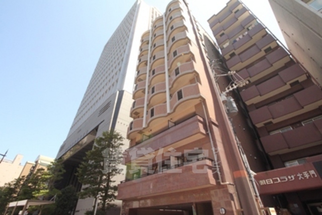 福岡市中央区大手門のマンションの建物外観