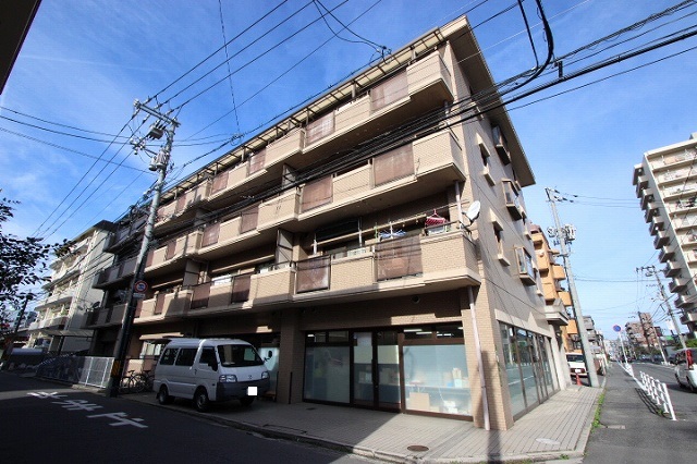 広島市南区東雲のマンションの建物外観