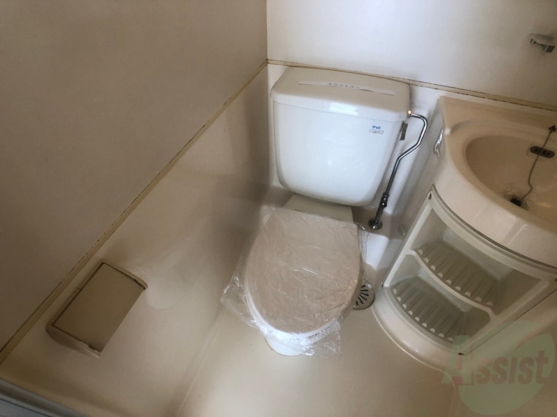 トイレ　こちらはトイレです。清潔感があり、安心して使用できます。