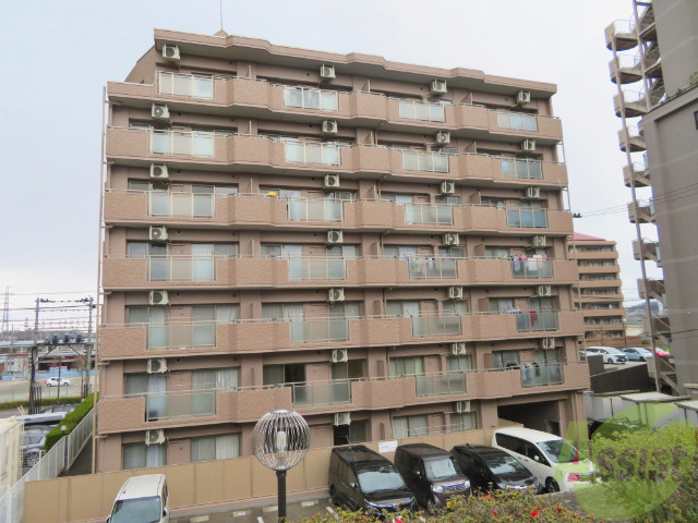 仙台市泉区八乙女のマンションの建物外観