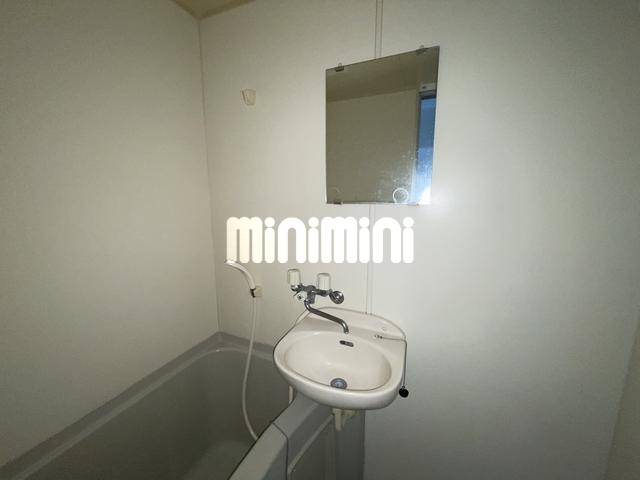 洗面設備　お風呂場と一体型です