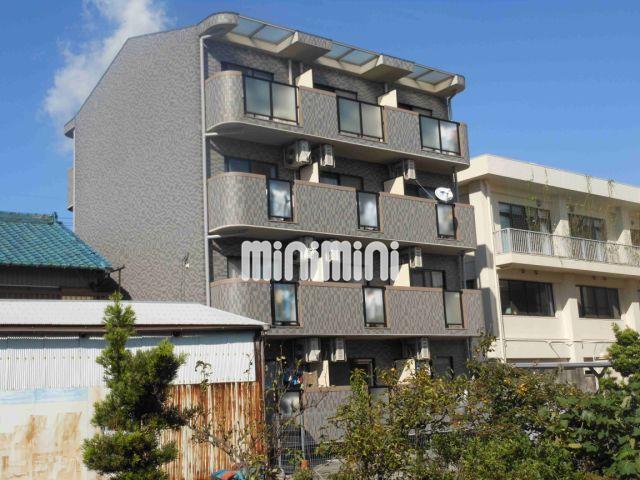 建物外観　４階建てマンション。