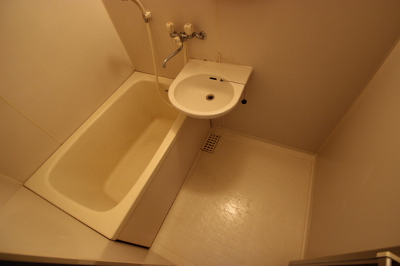 バス・シャワールーム　※別部屋の写真です