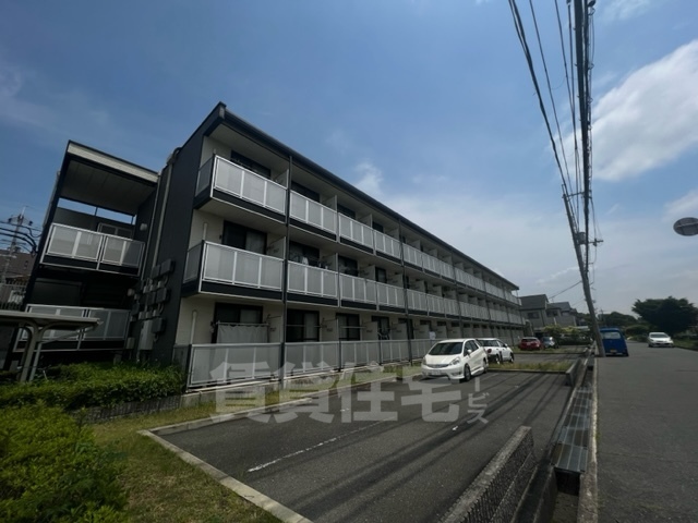 枚方市伊加賀西町のアパートの建物外観