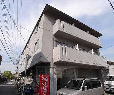 京都市伏見区上板橋町のマンションの建物外観