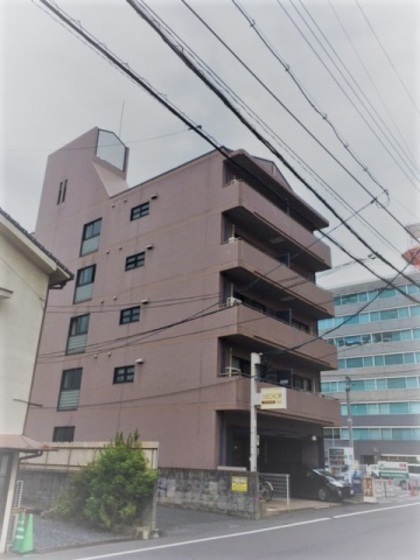 【岡山市北区磨屋町のマンションの建物外観】