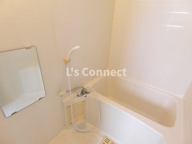 バス・シャワールーム　追焚き機能付きのお風呂。