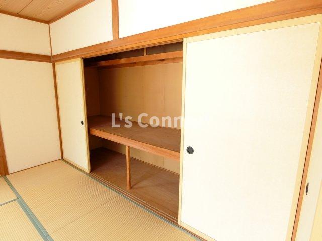 収納　和室には２間の押入付き。