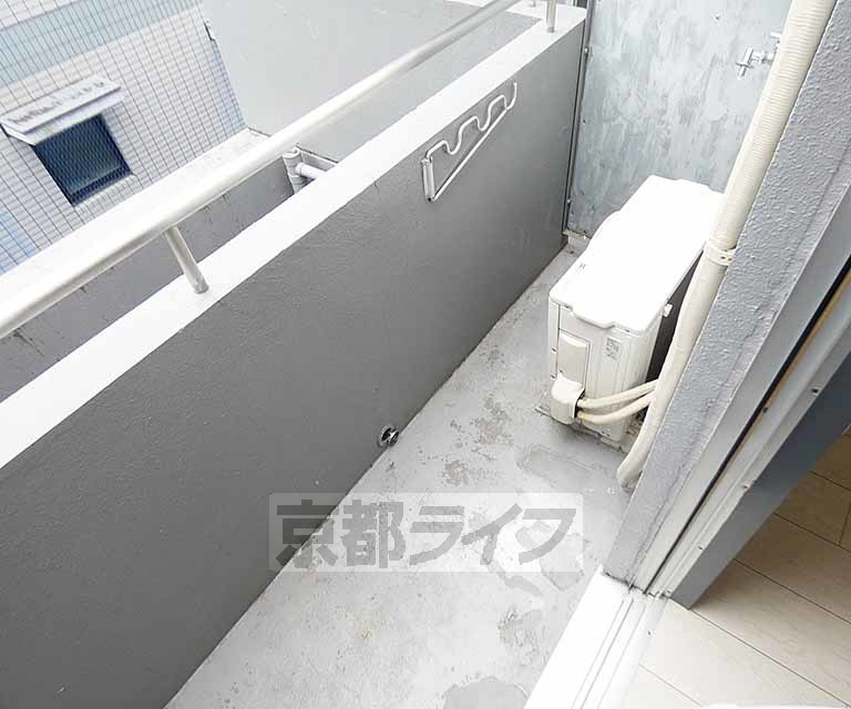 【京都市伏見区深草西浦町７丁目のマンションのバルコニー】