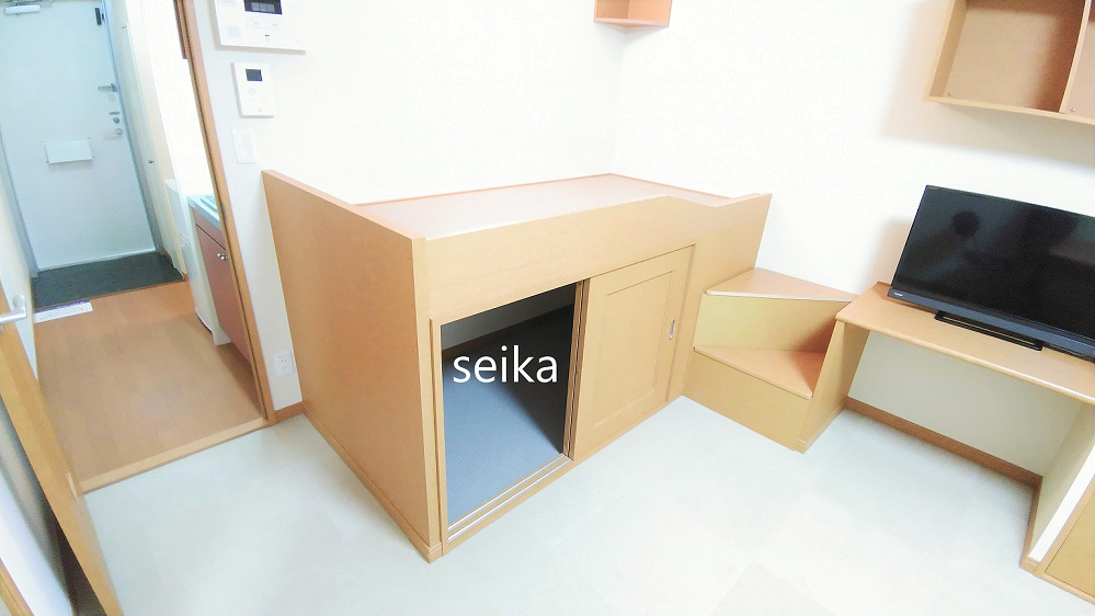 その他　同タイプ室内：机、椅子２脚付き