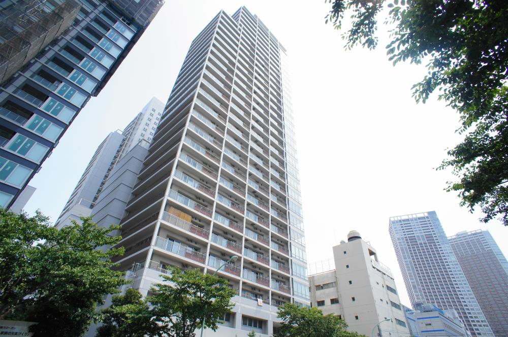 【港区芝浦のマンションの建物外観】