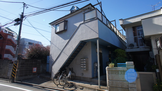 【世田谷区船橋のアパートの建物外観】