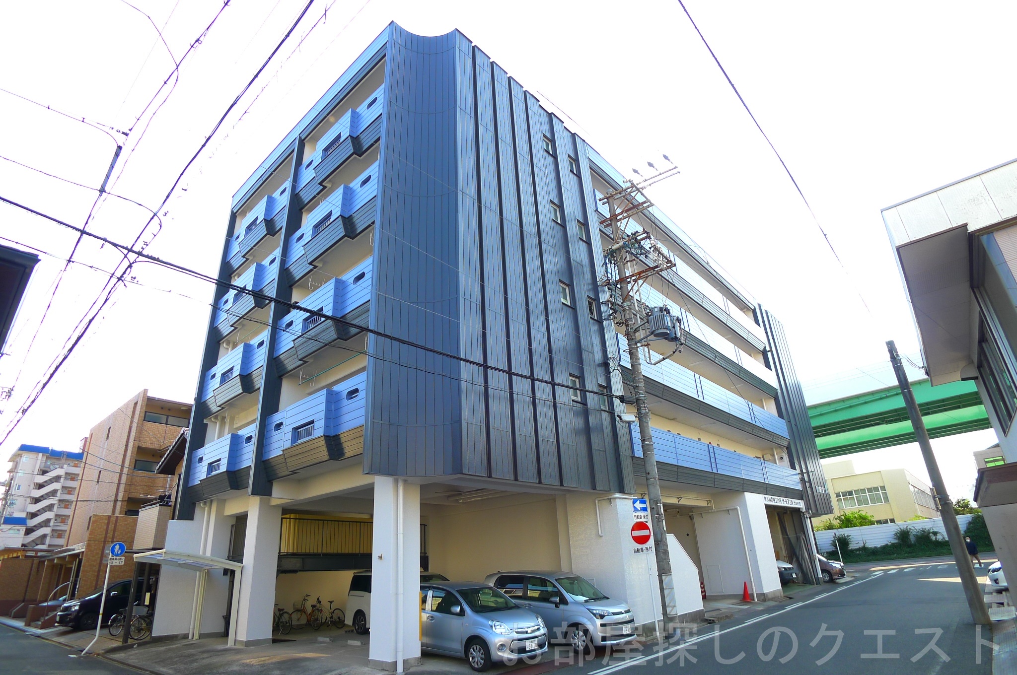 名古屋市瑞穂区堀田通のマンションの建物外観