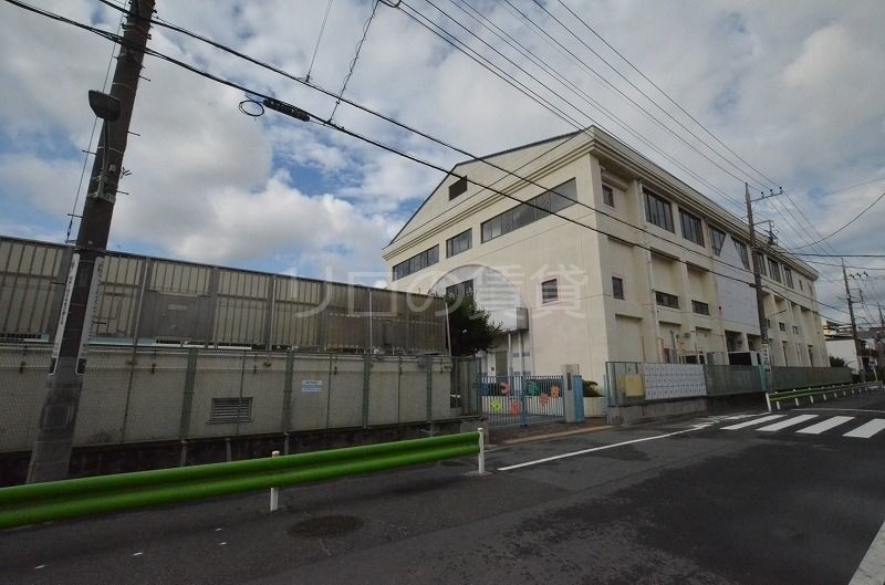 【大田区多摩川のマンションの小学校】