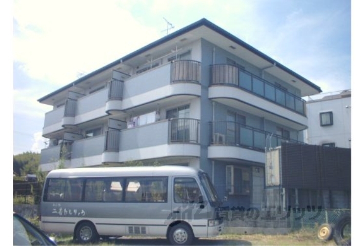 【京都市西京区樫原硲町のマンションの建物外観】