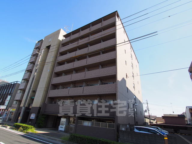 京都市南区唐橋川久保町のマンションの建物外観