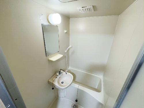 バス・シャワールーム　現状優先。設置は現地と異なる可能性があります。