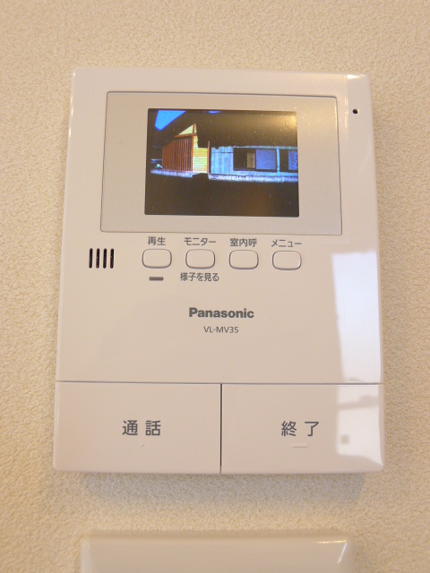 セキュリティ　来訪者を確認できて安心のモニター付きインターホン