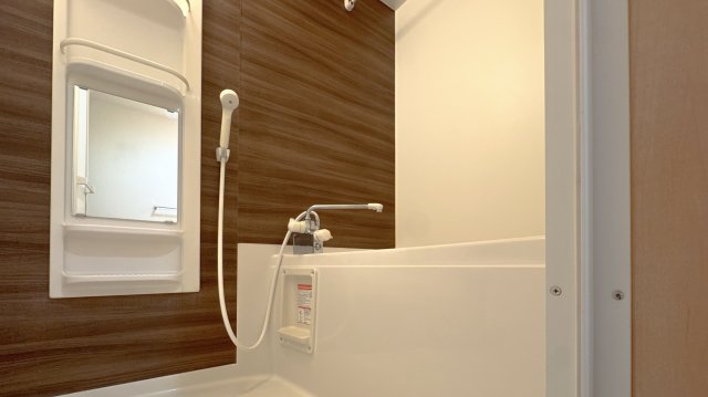 バス・シャワールーム　※反転の間取となります。