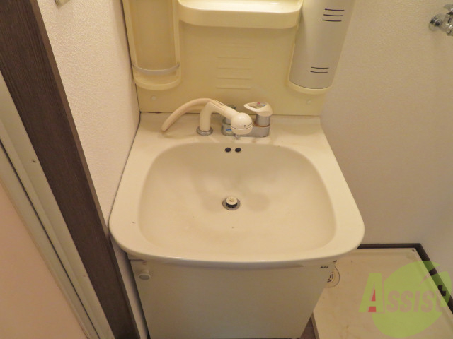 洗面設備　忙しい朝の味方、独立洗面台があるのは嬉しいですね。