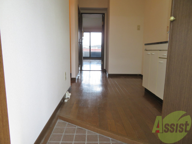 玄関　玄関から見た景色はこちらです。イメージできますか。