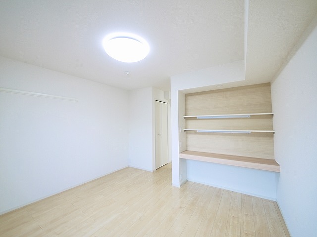 その他部屋・スペース　使い勝手のいい寝室です