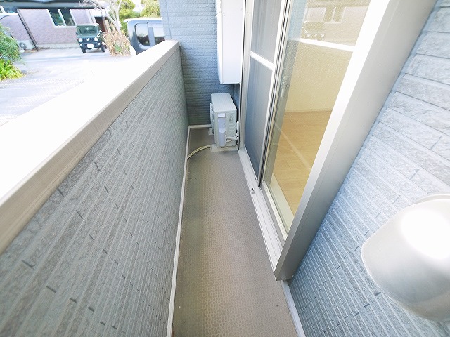 バルコニー　外からの目が気にならないバルコニーで洗濯物が干せます