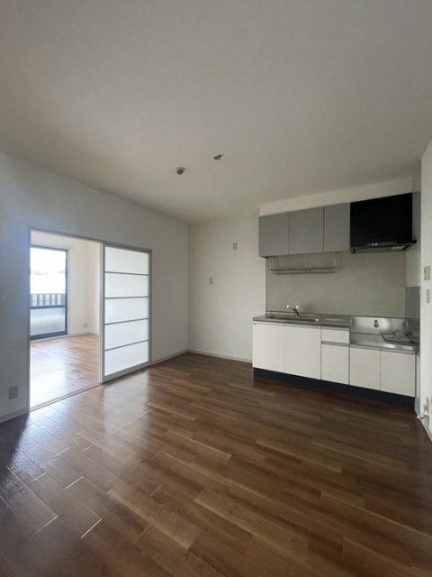 居室・リビング　同物件別号室