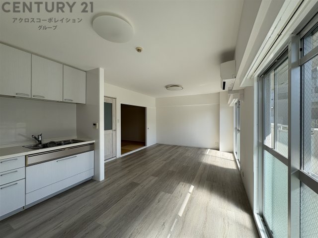 居室・リビング　エアコン付きの広々とした14帖のLDK☆