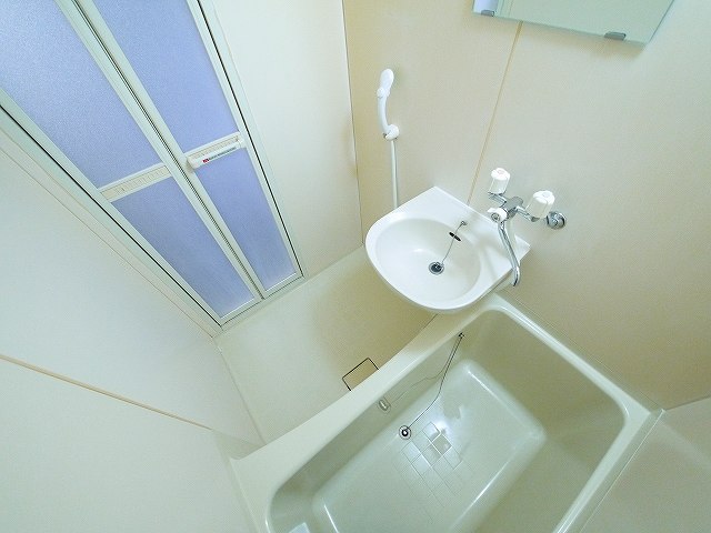 バス・シャワールーム　ゆったり過ごせるお風呂です