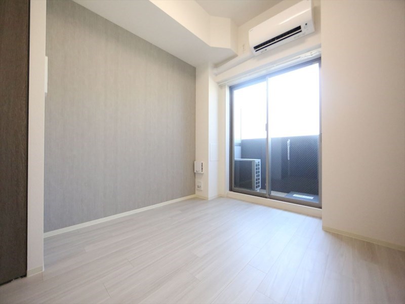 居室・リビング　洋室6.2帖　エアコン完備　バルコニー