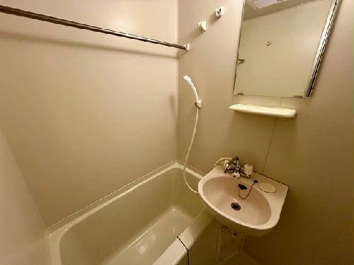 バス・シャワールーム　設備・仕様は号室により異なる為、現状を優先いたします。