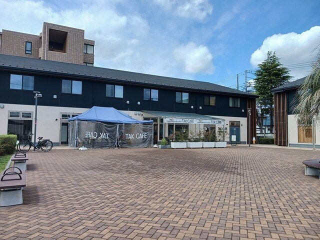 飲食店　カフェ（飲食店）まで545m