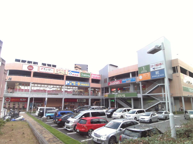 ショッピングセンター　ショッピングモールパニエ（ショッピングセンター）まで728m