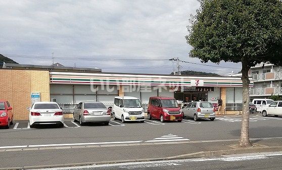 コンビニ　セブンイレブン　小倉南方3丁目店（コンビニ）まで1304m
