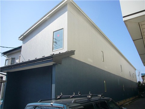 建物外観　2×４で耐震性に優れた建物です。