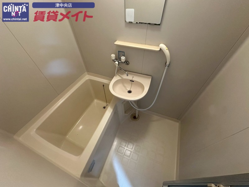 バス・シャワールーム　同物件別部屋の写真