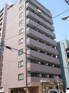 建物外観　外壁タイル張りのマンション