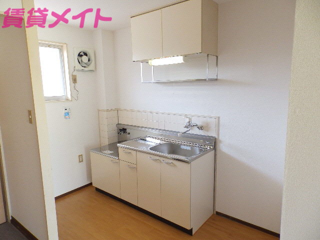 キッチン　同物件別室の写真です