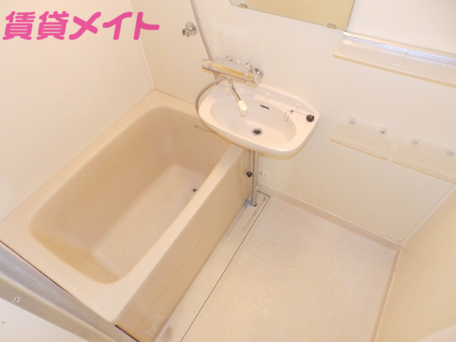 バス・シャワールーム　同物件別室の写真です