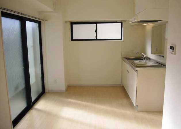 居室・リビング　木目調の綺麗なフローリングです！