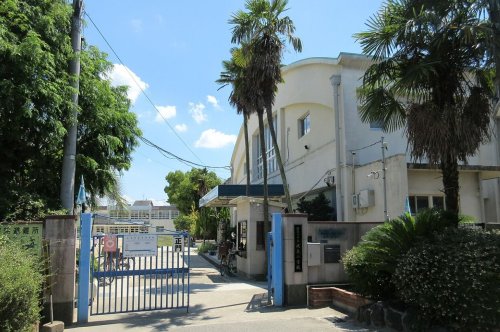 小学校　成美小学校（小学校）まで350m