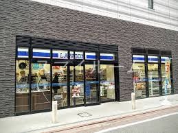 コンビニ　ローソン西蒲田八丁目店（コンビニ）まで50m