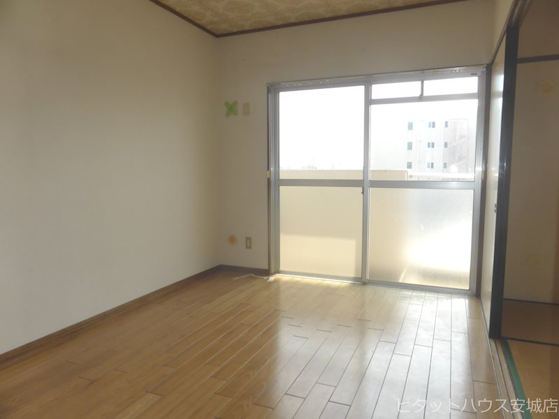 居室・リビング　参考写真４０２