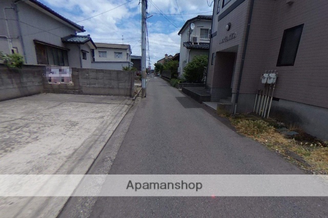 その他　前面道路（その他）まで0m